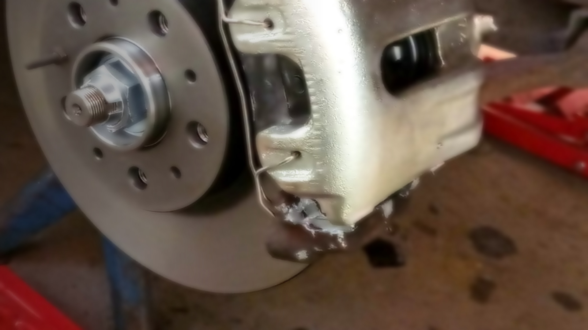 Bromsservice i Nynäshamn hos Mson Fordonsservice